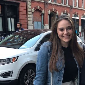 Meet your Posher, Julia